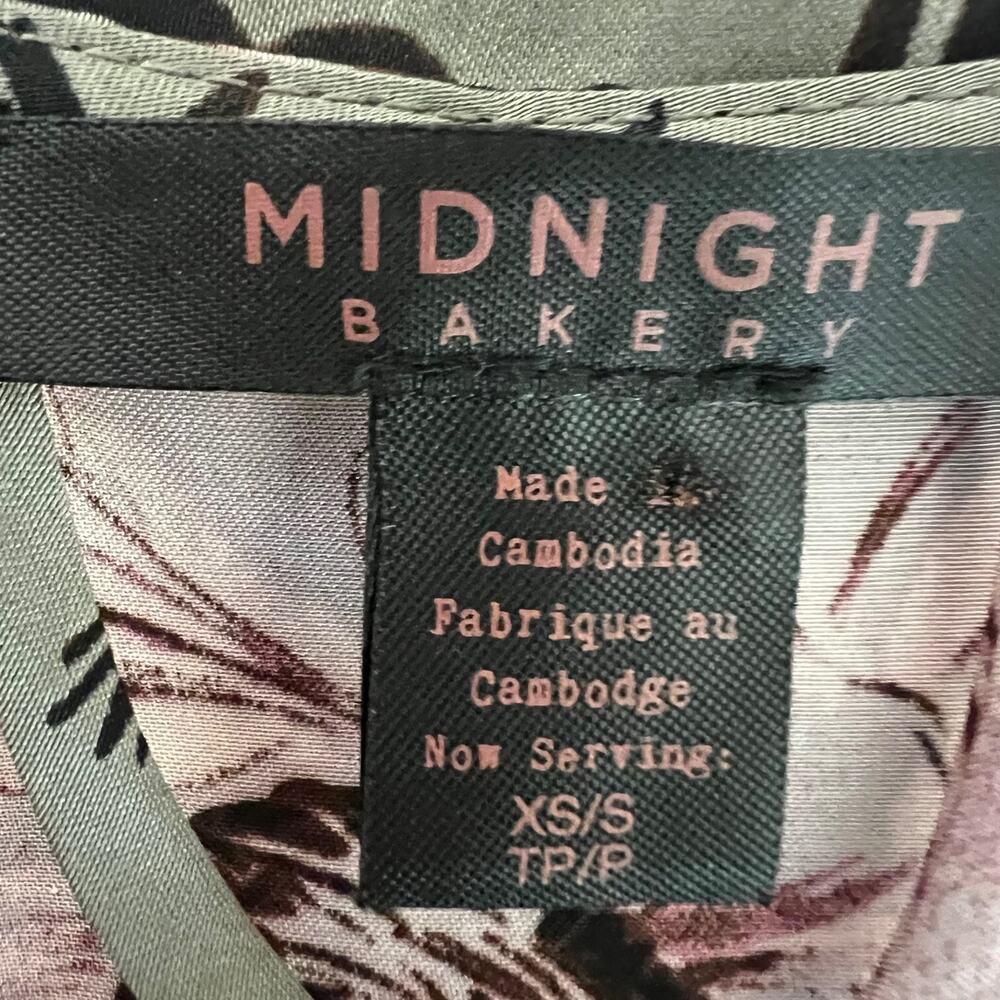 Midnight Bakery Womens Floral Print Wrap Robe XS/S Gray Satin Short Lace Trim - Picture 5 of 7